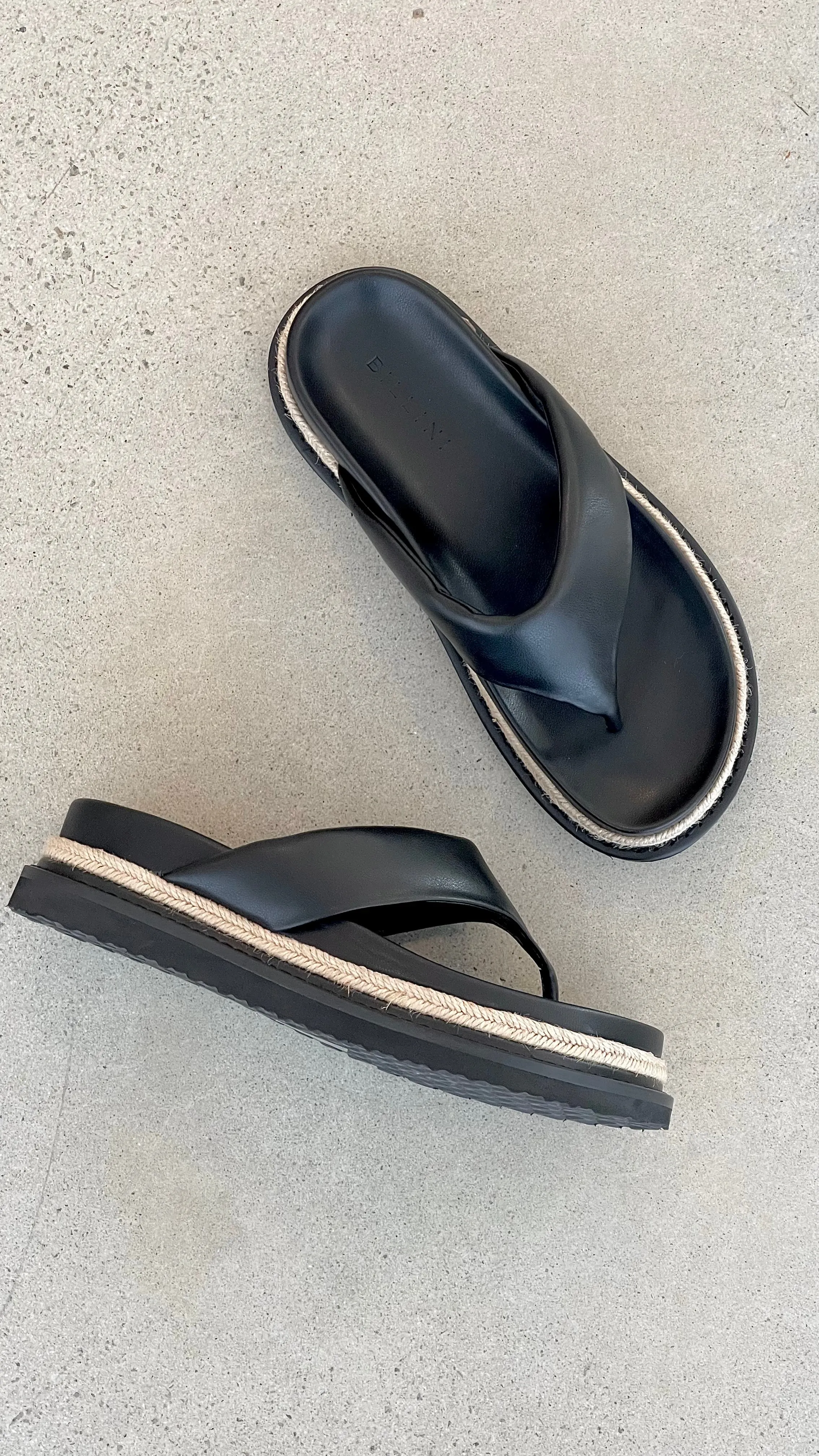 Amaya Slide - Black