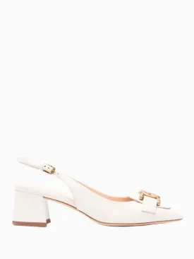 Buckle-detail pumps