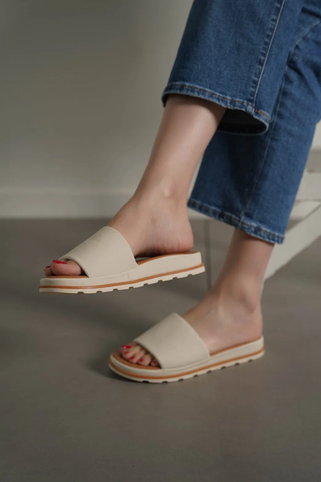 COMFY PLATFORM SLIDES