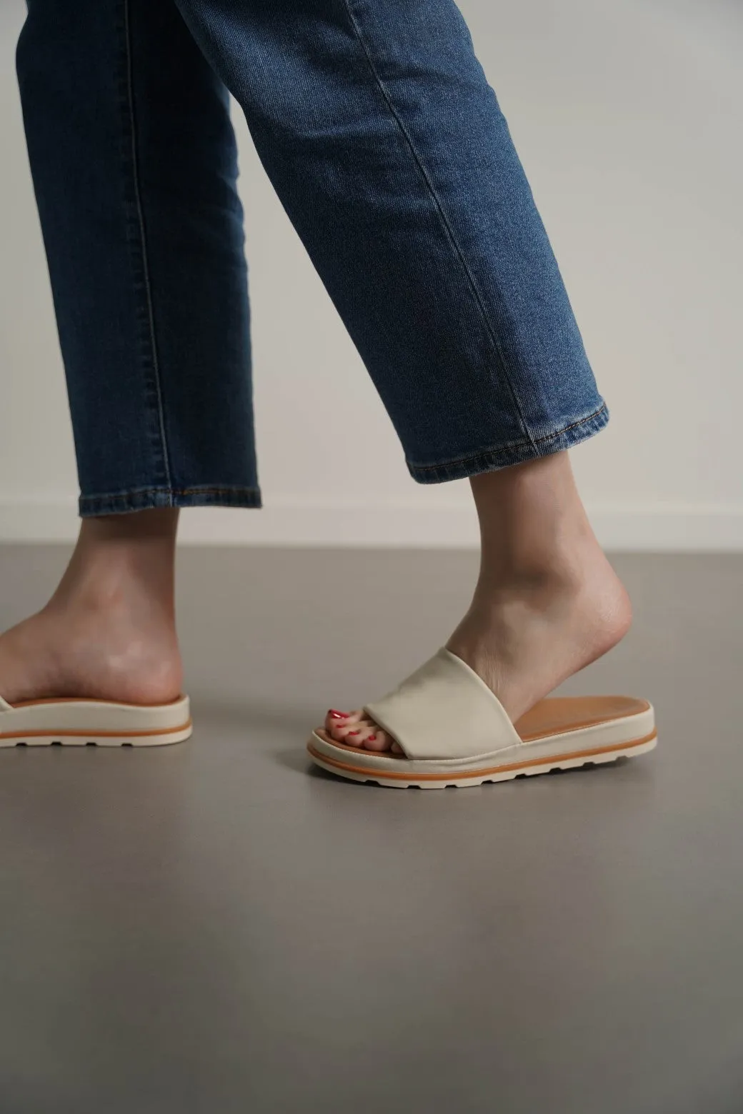 COMFY PLATFORM SLIDES