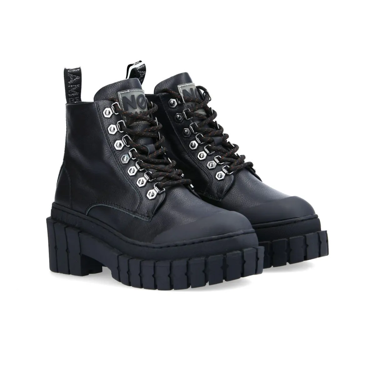 Kross Low Nappa Grain Black Boots